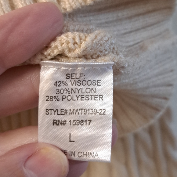 NWT Altar'd State Cable Knit Cropped Sweater Cream Sz L Viscose Blend - Picture 6 of 10